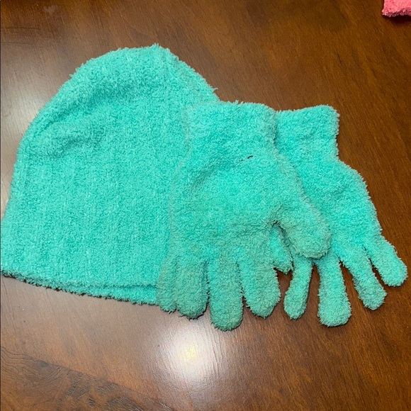 Other - Cozy Aqua Beanie and Gloves Set